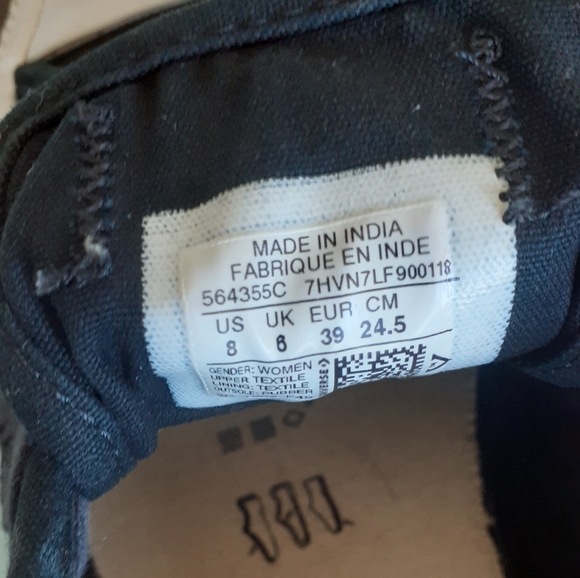 Black Converse - Picture 6 of 6